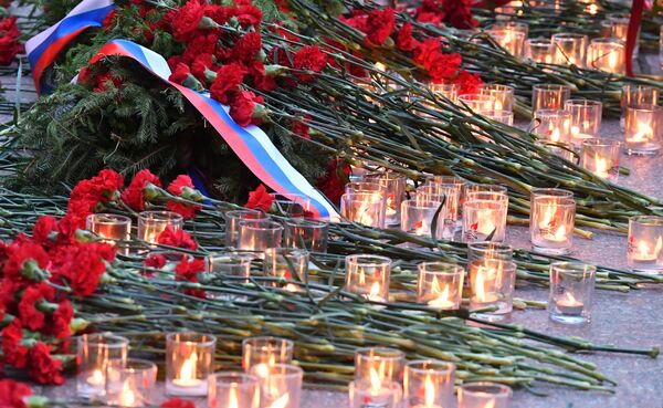 Акция Вахта памяти. Вечный огонь в Александровском саду - Sputnik Таджикистан