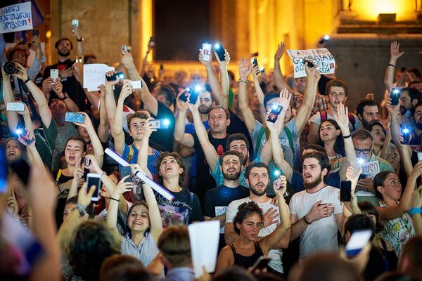 Обойдемся без русских: что творится в Тбилиси после протестов - взгляд изнутри - Sputnik Таджикистан