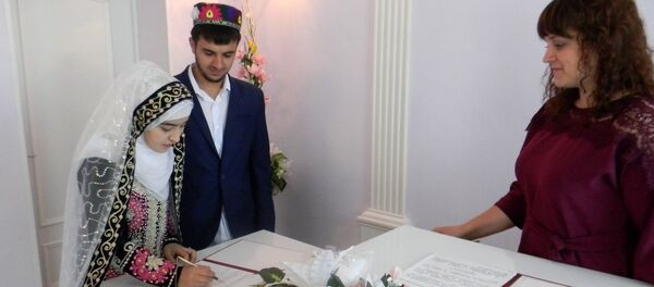 Издивоҷи Тандир Қамаров ва Маҳдия Мирзоаҳмад дар САҲШ-и минтақаи Алтайи Русия - Sputnik Тоҷикистон