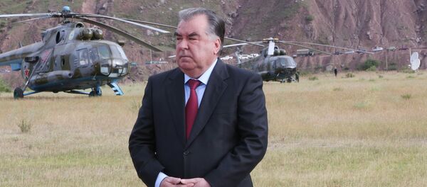 Эмомали Рахмон прибыл с рабочим визитом в Раштский район - Sputnik Таджикистан