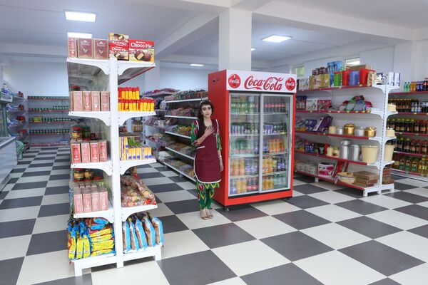 Магазин в Раштском районе Таджикистана - Sputnik Тоҷикистон