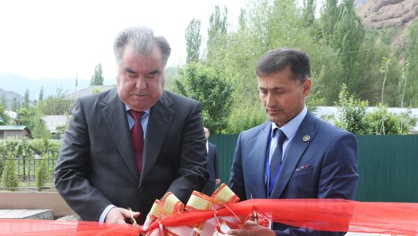 Эмомали Рахмон открыл центр для проведения свадеб - Sputnik Таджикистан