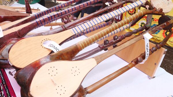 Рубаб, народные струнные музыкальные инструменты Таджикистана - Sputnik Таджикистан