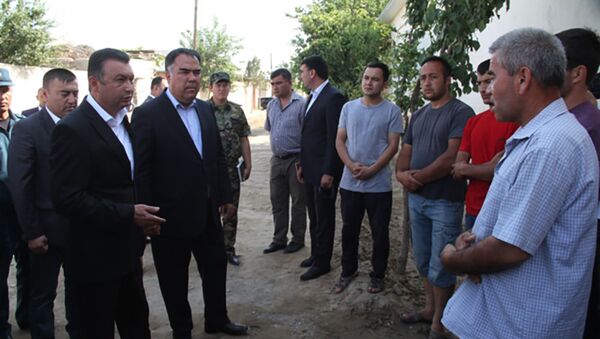 Премьер-министр Таджикистана  Кохир Расулзода посетил город Канибадам который пострадал от паводков - Sputnik Тоҷикистон