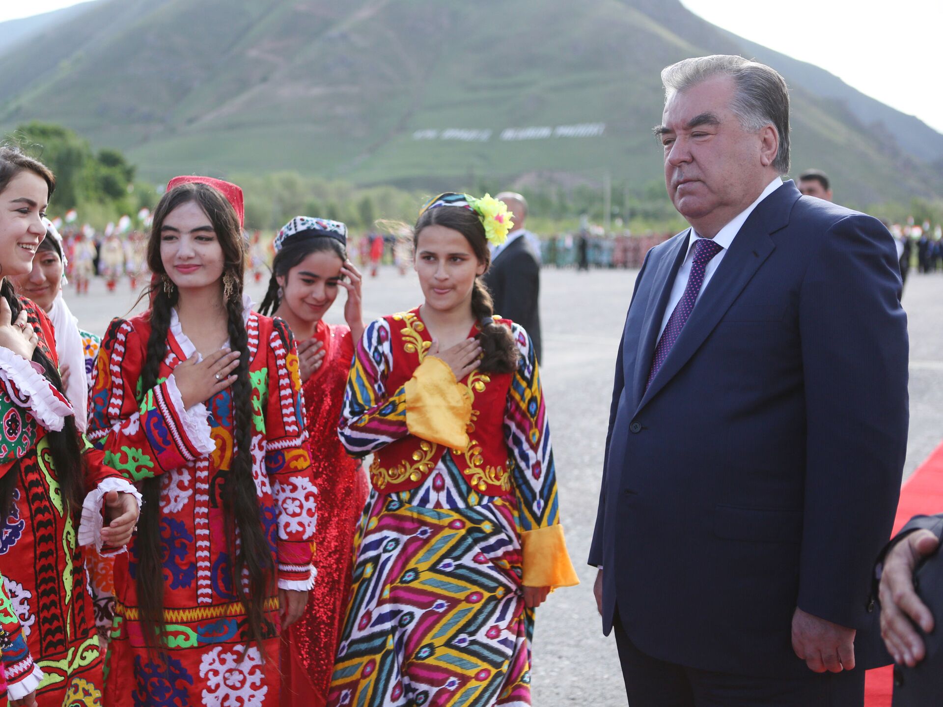 Таджикистан сегодня как живут. Эмомали Рахмон Дангара. Рашт Эмомали Рахмон 2021. Рахмон Бадахшан. Республика Таджикистан Раштский район.