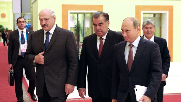 Президент России Владимир Путин, президент Таджикистана Эмомали Рахмон и президент Белоруссии Александр Лукашенко - Sputnik Таджикистан