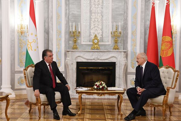 Встреча президента Беларуси Александра Лукашенко и президента Таджикистана Эмомали Рахмона  - Sputnik Таджикистан
