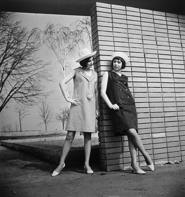 Реклама коллекции женской одежды. 1966 год - Sputnik Таджикистан