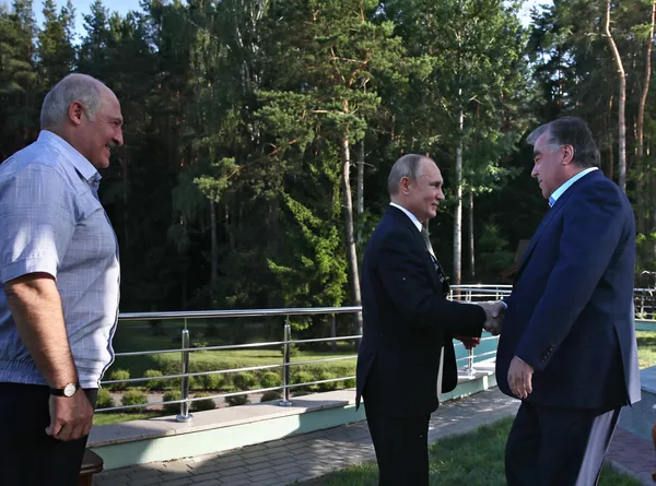 Рабочий визит президента РФ В. Путина в Республику Беларусь Рабочий визит президента РФ В. Путина в Республику Беларусь - Sputnik Тоҷикистон