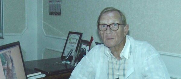 Президент ассоциации косметической и пластической хирургии в Европе профессор Эдгар Бимер - Sputnik Тоҷикистон