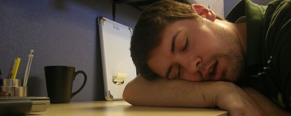 Сон на работе, архивное фото - Sputnik Таджикистан