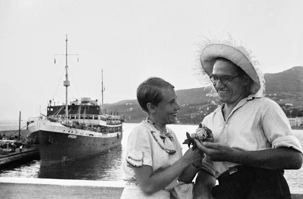 В Ялтинском порту. Крым, 1956 год. В Ялтинском порту. Крым, 1956 год. - Sputnik Тоҷикистон