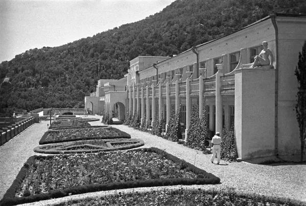 Санаторий Курпаты. Ялта, Крым. 1950 год. Санаторий Курпаты. Ялта, Крым. 1950 год. - Sputnik Тоҷикистон