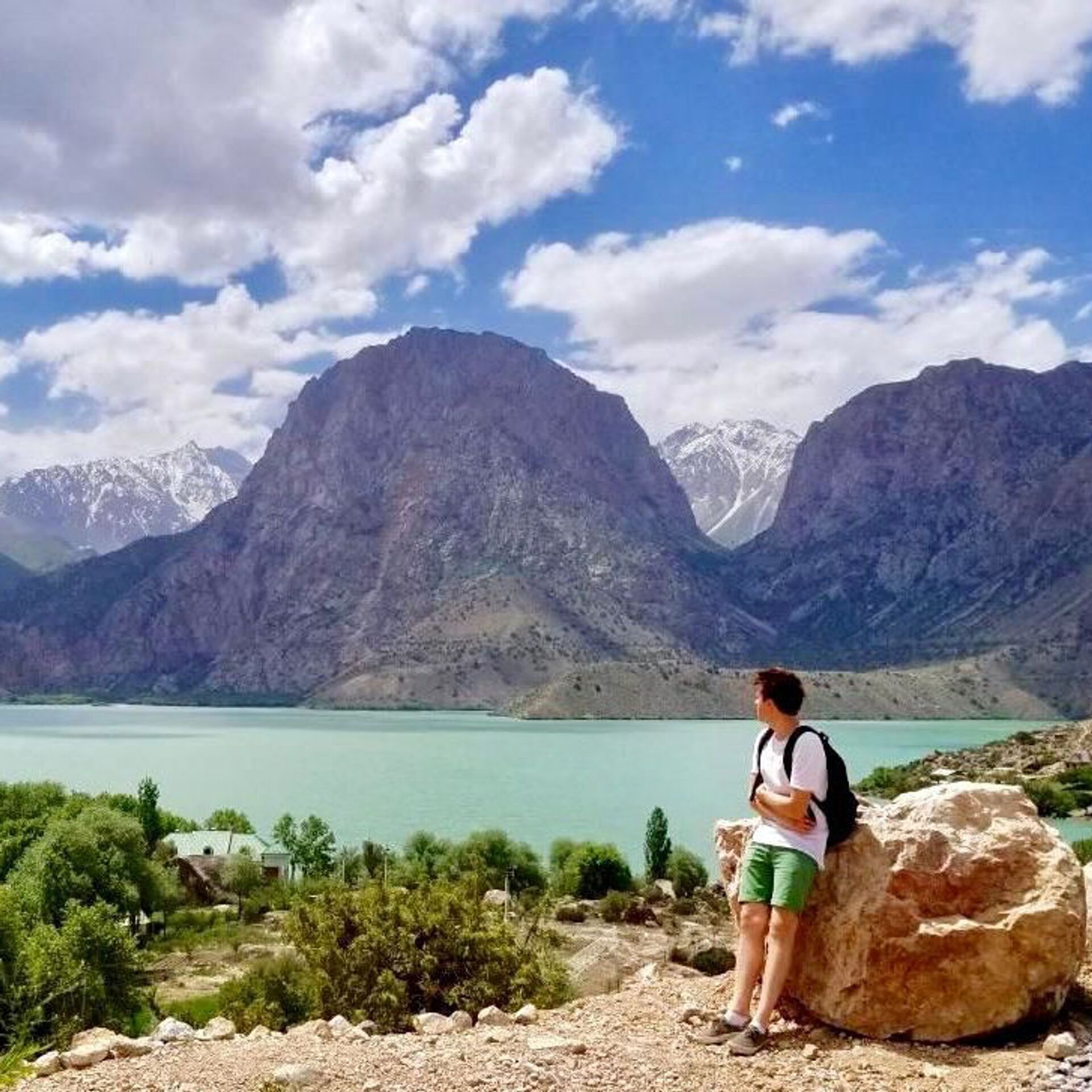 Таджикистан туризм. Искандеркуль Таджикистан. Искандаркул Таджикистана. Озеро Искандеркуль Таджикистан. Варзоб Таджикистан курорт.