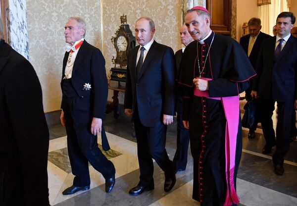 Президент России Владимир Путин встретился с папой Франциском - Sputnik Таджикистан