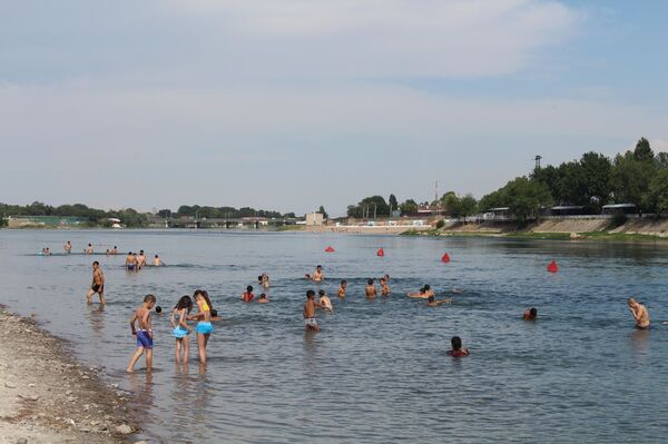 Пул надораму мехоҳам шиноварӣ кунам: истиқболи сокинон аз тафреҳгоҳи ройгон дар Сирдарё  - Sputnik Тоҷикистон