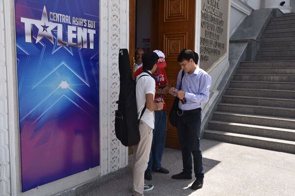 Аз сеҳру ҷоду то рақсу суруд : Central Asia's Got Talent дар Душанбе - акс Аз сеҳру ҷоду то рақсу суруд : Central Asia's Got Talent дар Душанбе - акс - Sputnik Тоҷикистон