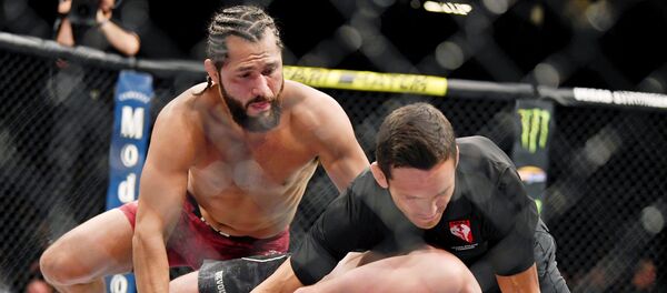 Бой Хорхе Масвидаля и Бена Аскрена - Sputnik Тоҷикистон