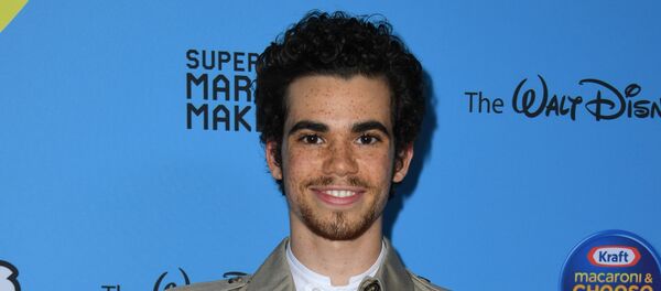 Актер Камерон Бойс Актер Камерон Бойс - Sputnik Таджикистан