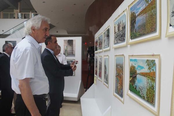 Аз ҳаёти сиёсӣ то урфу одот: Уфуқҳои дӯстӣ-и Заур Дахте дар Осорхонаи миллӣ - Sputnik Тоҷикистон