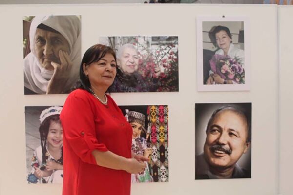 Аз ҳаёти сиёсӣ то урфу одот: Уфуқҳои дӯстӣ-и Заур Дахте дар Осорхонаи миллӣ - Sputnik Тоҷикистон