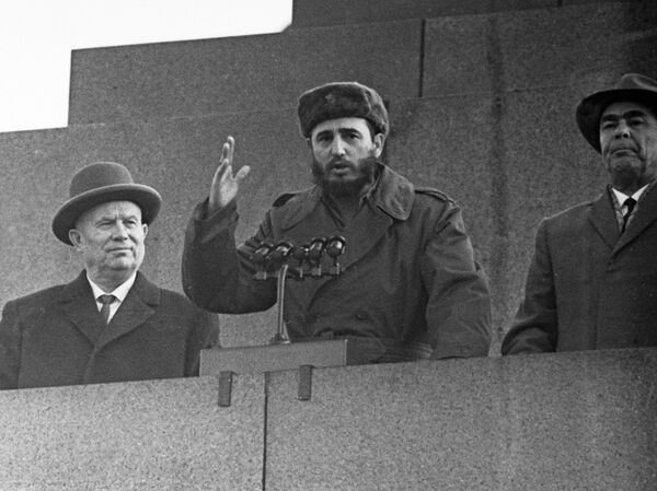 Планета целина: СССР покорил космос, но потерпел поражение на земле Планета целина: СССР покорил космос, но потерпел поражение на земле - Sputnik Таджикистан