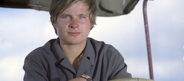 Тракторист Юрий Тимофеев Тракторист Юрий Тимофеев - Sputnik Таджикистан