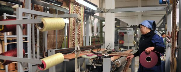 Завод по производству ковров - Sputnik Тоҷикистон