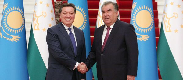 Премьер-министр Казахстана Аскар Мамин и президент Таджикистана Эмомали Рахмон - Sputnik Тоҷикистон