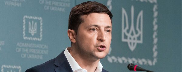 Президент Украины Владимир Зеленский во время брифинга в Киеве - Sputnik Тоҷикистон