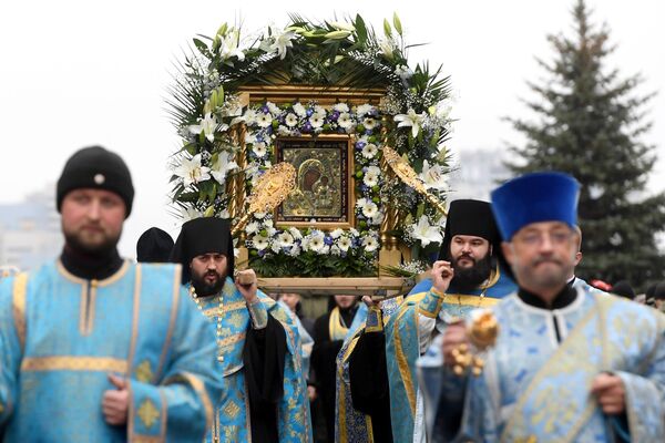 Празднование Дня Казанской иконы Божией Матери Празднование Дня Казанской иконы Божией Матери - Sputnik Таджикистан