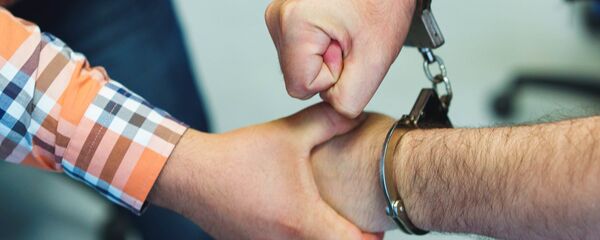 Арест, архивное фото Арест, архивное фото - Sputnik Тоҷикистон