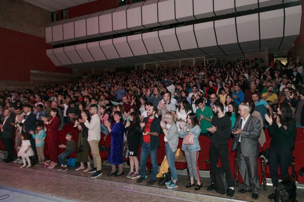 Аксҳои Аълоҳазрат Оқохони IV, оятҳо аз Қуръон ва рэп: таҷлили Рӯзи Имомат дар Маскав - Sputnik Тоҷикистон