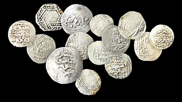 Древние серебряные монеты - Sputnik Таджикистан