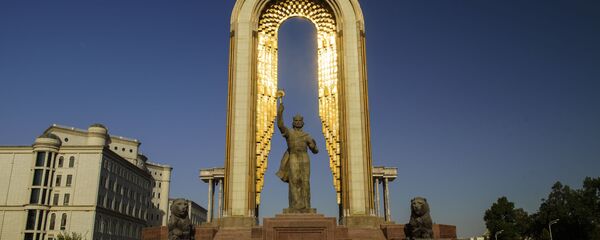 Душанбе площадь Дусти памятник Исмоилу Сомони Душанбе площадь Дусти памятник Исмоилу Сомони - Sputnik Таджикистан