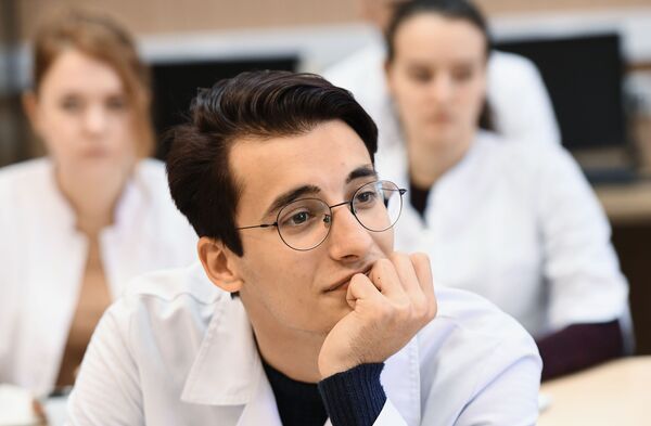 Какой сегодня праздник в Таджикистане и мире: 1 сентября Какой сегодня праздник в Таджикистане и мире: 1 сентября - Sputnik Таджикистан