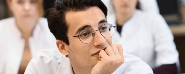 Студенты третьего курса лечебного факультета - Sputnik Таджикистан