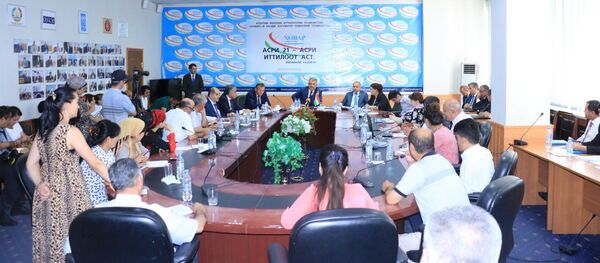 Нишасти матбуотии Нуриддин Саид, вазири маорифи Тоҷикистон Нишасти матбуотии Нуриддин Саид, вазири маорифи Тоҷикистон - Sputnik Тоҷикистон