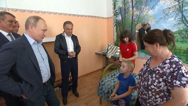 Вы Путин? Я вас в телевизоре видел! - маленький Матвей поговорил с президентом - Sputnik Таджикистан