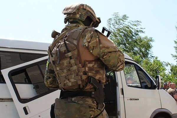 Адская тюрьма в аэропорту Мариуполя: как на Украине торговали заключенными Адская тюрьма в аэропорту Мариуполя: как на Украине торговали заключенными - Sputnik Таджикистан