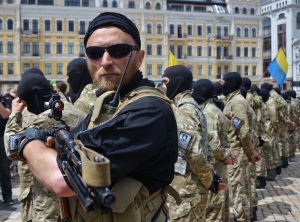 Адская тюрьма в аэропорту Мариуполя: как на Украине торговали заключенными Адская тюрьма в аэропорту Мариуполя: как на Украине торговали заключенными - Sputnik Таджикистан