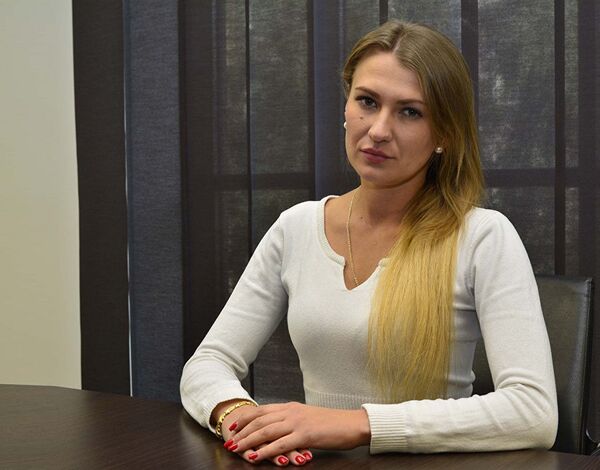 Адская тюрьма в аэропорту Мариуполя: как на Украине торговали заключенными Адская тюрьма в аэропорту Мариуполя: как на Украине торговали заключенными - Sputnik Таджикистан