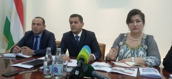 Қудрат Давлатзода, раиси Ожонси “Тоҷикстандарт” (дар мобайн) Қудрат Давлатзода, раиси Ожонси “Тоҷикстандарт” (дар мобайн) - Sputnik Тоҷикистон