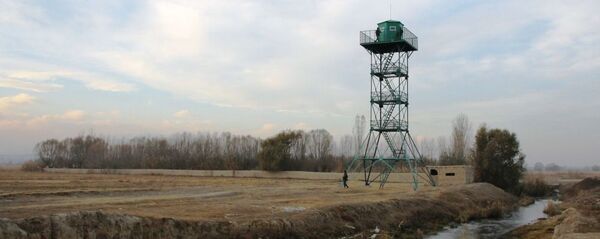 Смотровая вышка на кыргызско-таджикском участке границы. Архивное фото - Sputnik Таджикистан