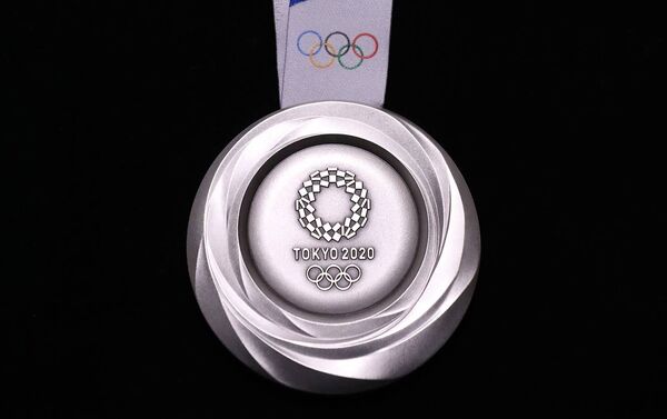 Дизайн серебряной олимпийской медали Токио 2020 - Sputnik Таджикистан