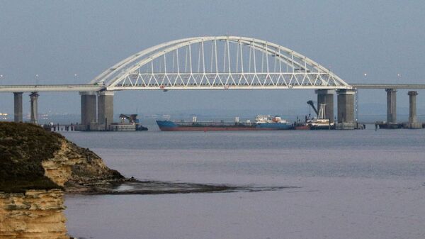 Крымский мост через Керченский пролив, архивное фото - Sputnik Тоҷикистон