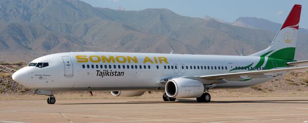 Истиқбол аз Эмомалӣ Раҳмон, раисиҷумҳури Тоҷикистон дар фурудгоҳи Исиқкӯли Қирғизистон - Sputnik Таджикистан