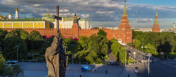 Памятник Владимиру Великому на Боровицкой площади в Москве Памятник Владимиру Великому на Боровицкой площади в Москве - Sputnik Таджикистан