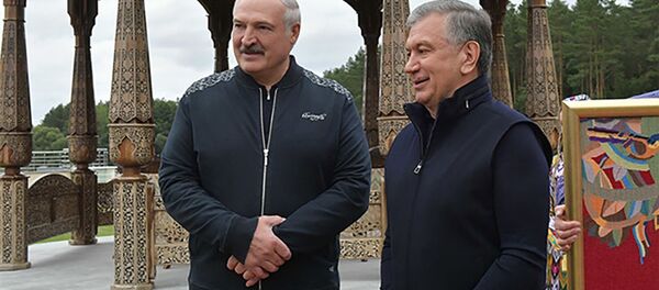 Президент Беларуси Александр Лукашенко и президент Узбекистана Шавкат Мирзиёев Президент Беларуси Александр Лукашенко и президент Узбекистана Шавкат Мирзиёев - Sputnik Таджикистан