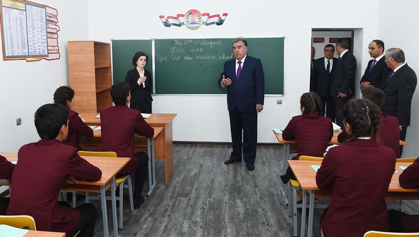 Президент Республики Таджикистана Эмомали Рахмон посетил Вахдад - Sputnik Тоҷикистон